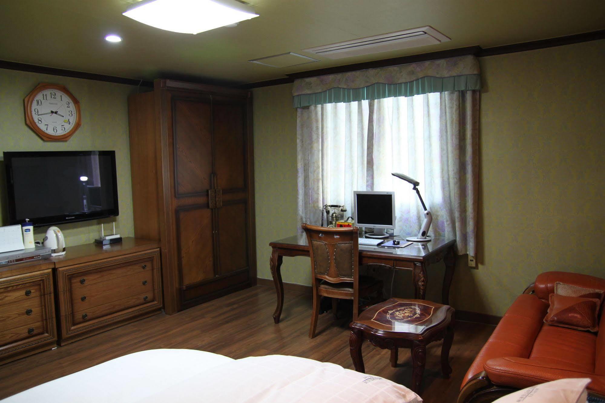 Gunsan Western Hotel Екстер'єр фото