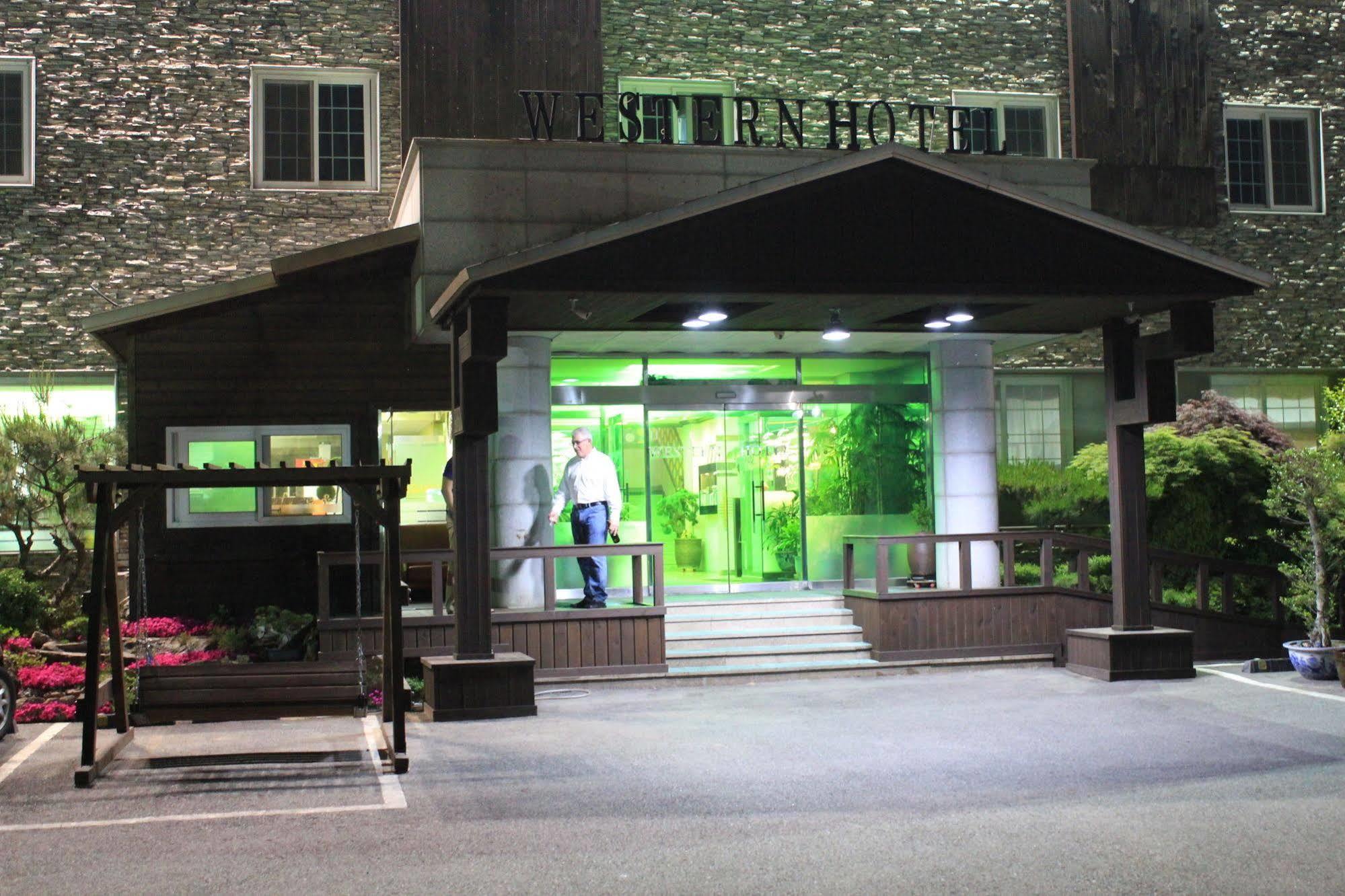Gunsan Western Hotel Екстер'єр фото