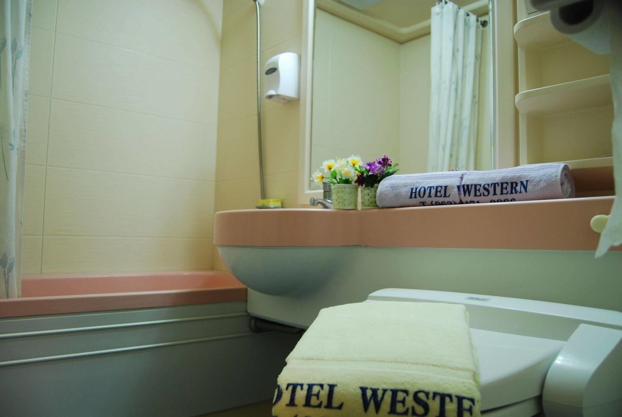 Gunsan Western Hotel Екстер'єр фото