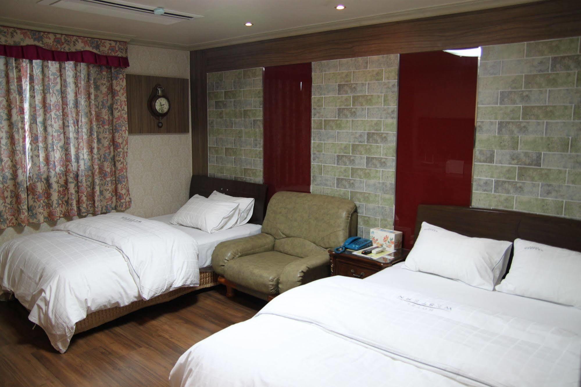 Gunsan Western Hotel Екстер'єр фото